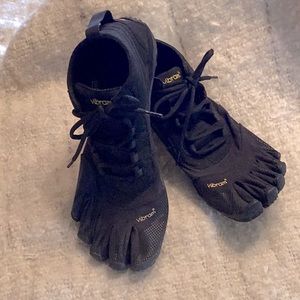 Vibram V-Trek Black